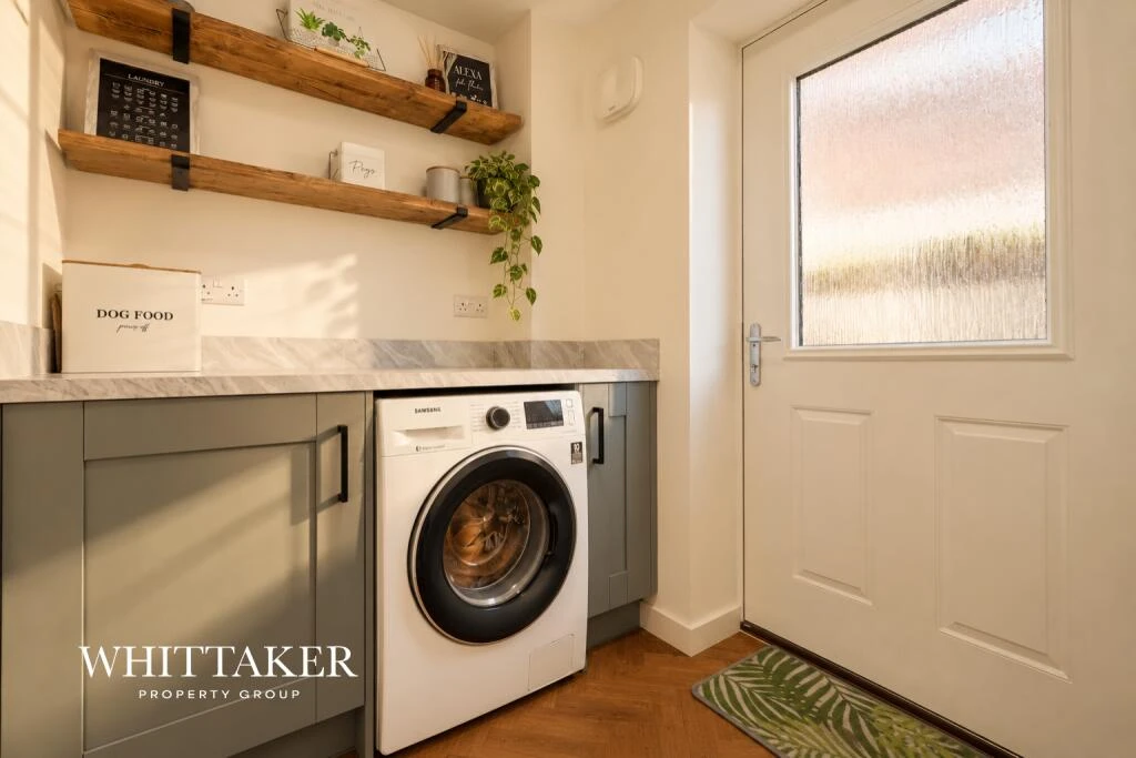 Dataller Drive gallery photo 9